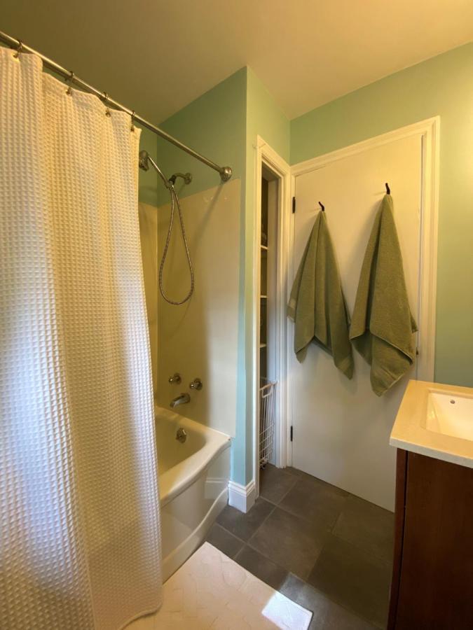 Cozy Studio, Minutes From Downtown. Quiet. South Burlington Exterior photo